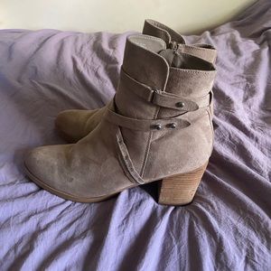 heeled ankle boots size 11